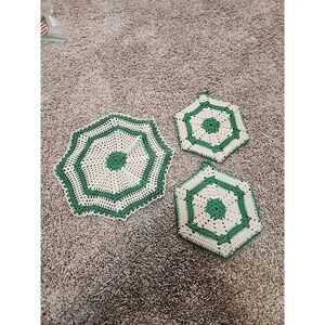 vintage crochet doilies White And Green‎